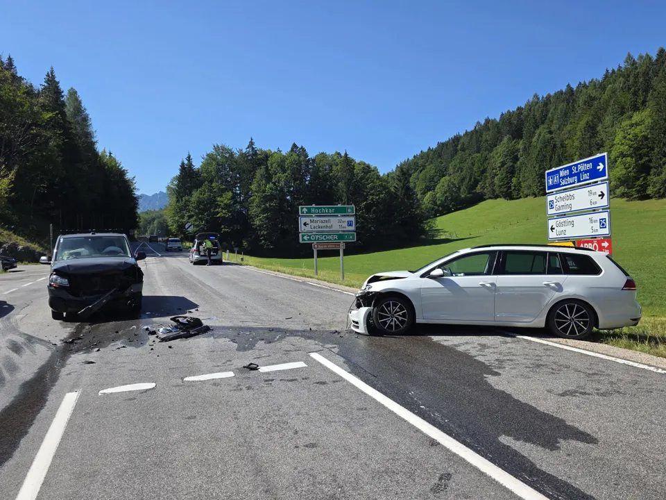 ein Autounfall auf der Straße