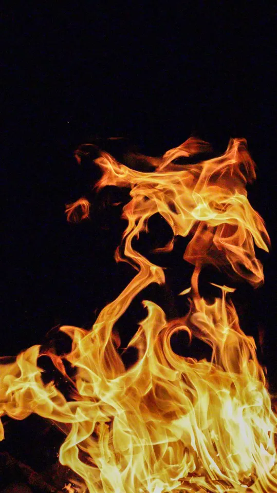 eine Nahaufnahme von Feuer