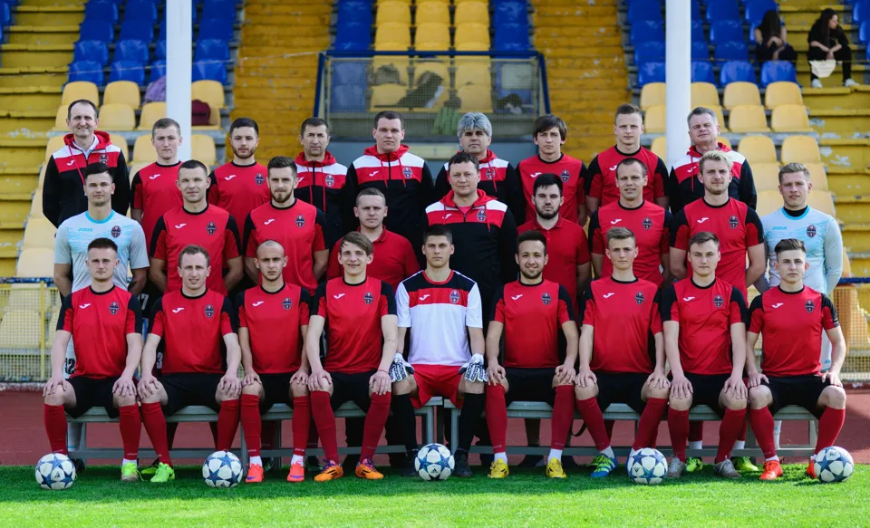 eine Gruppe von Männern in Fußballuniformen