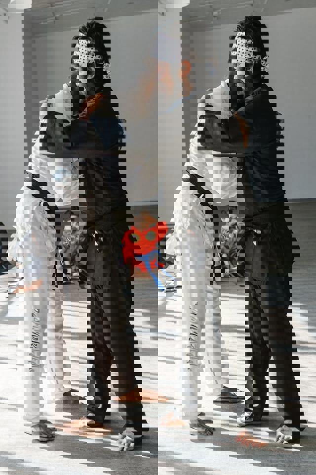 zwei Männer in Karateanzügen